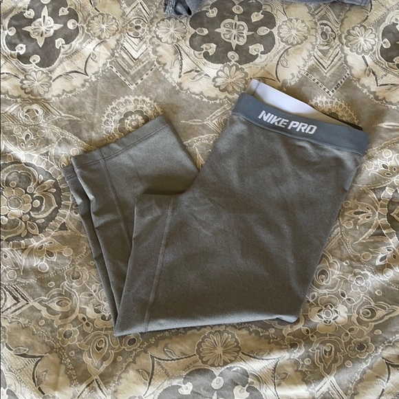 Nike Pro Spandex - Picture 1 of 4